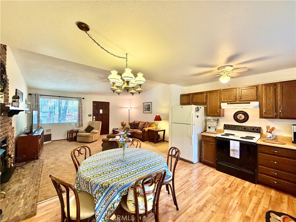 11783 Western Pine Road Property Photo 15
