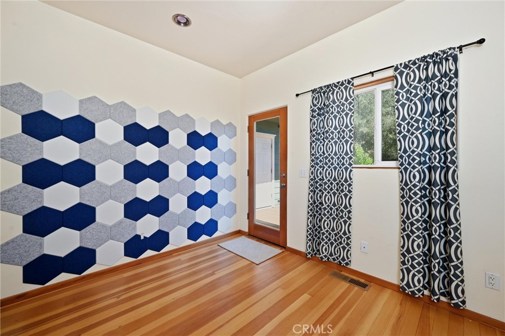16542 Crescent Court Property Photo 17