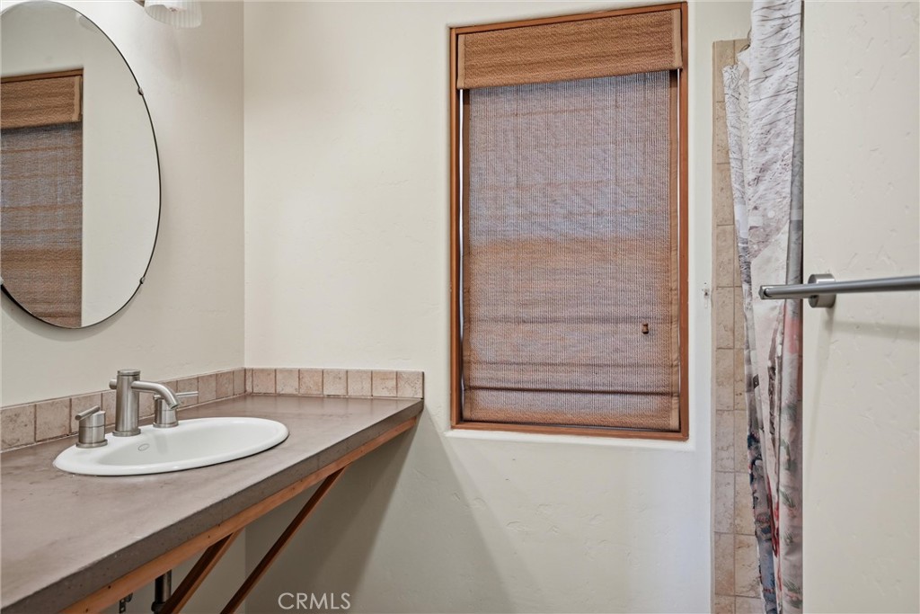 16542 Crescent Court Property Photo 27