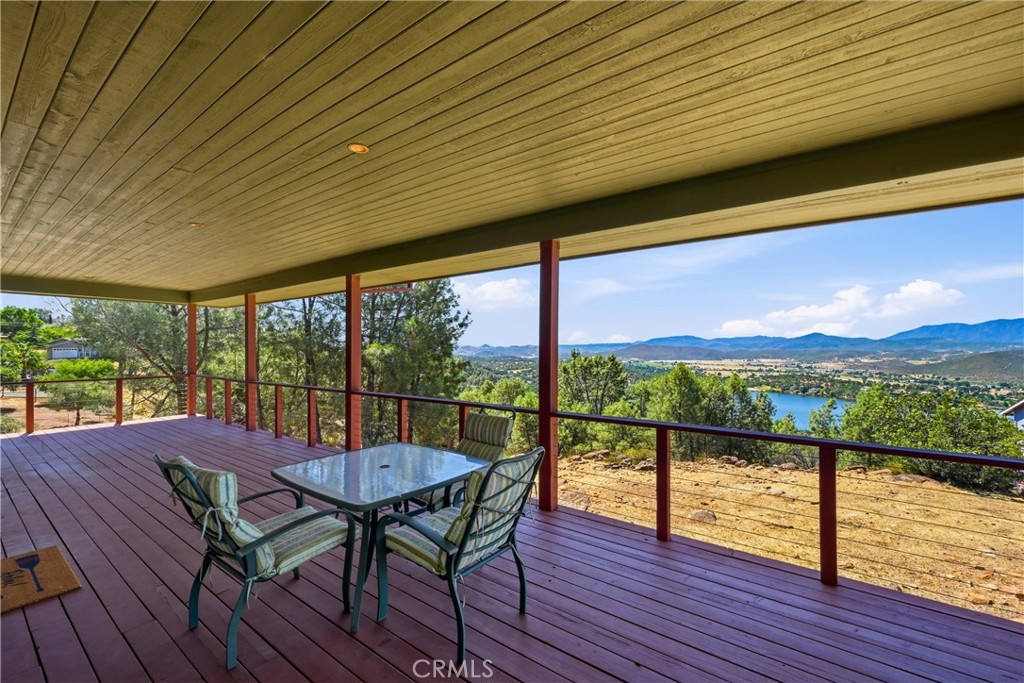 16542 Crescent Court Property Photo 28