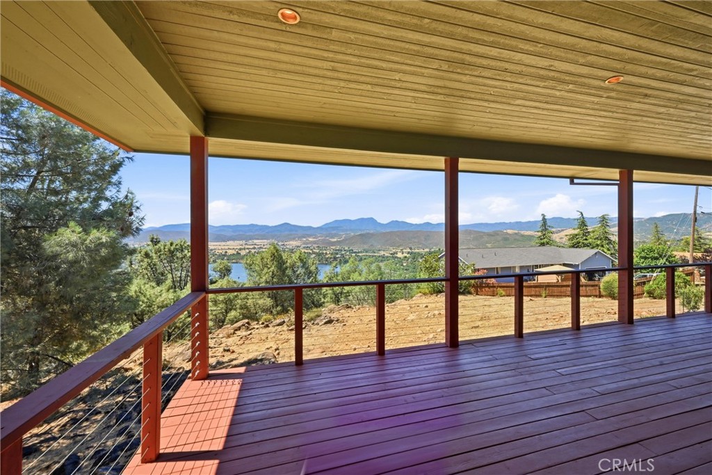 16542 Crescent Court Property Photo 31