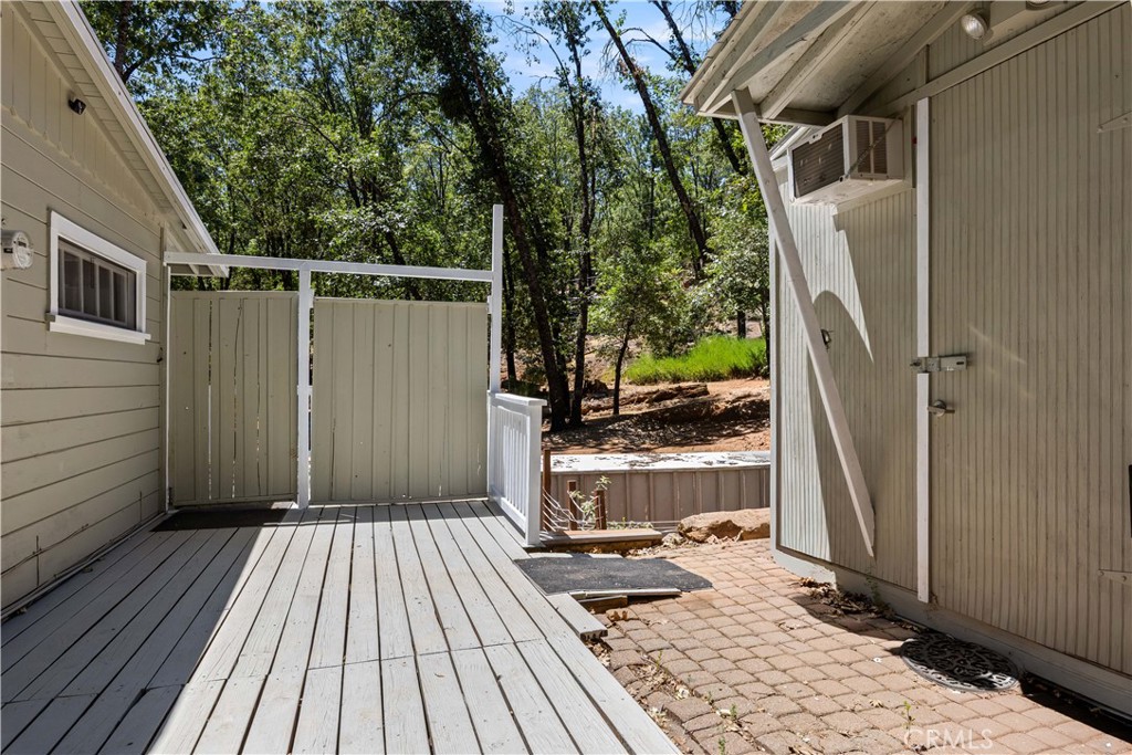 11755 Loch Lomond Road Property Photo 8