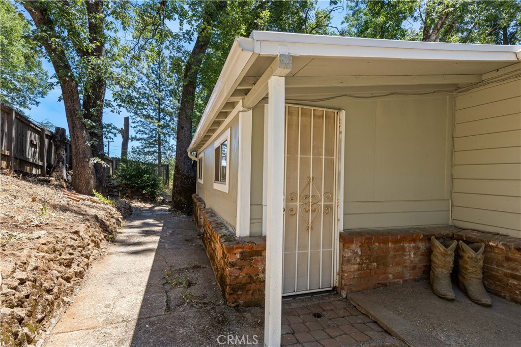 11755 Loch Lomond Road Property Photo 9