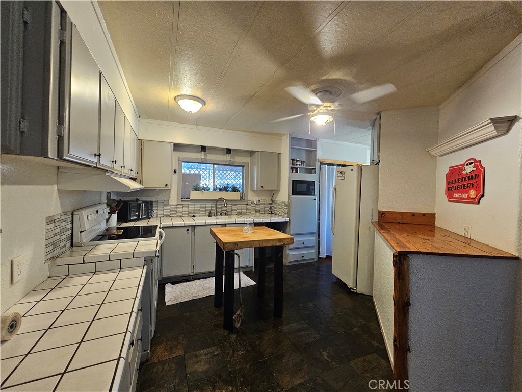 12022 E Highway 20 Property Photo 14