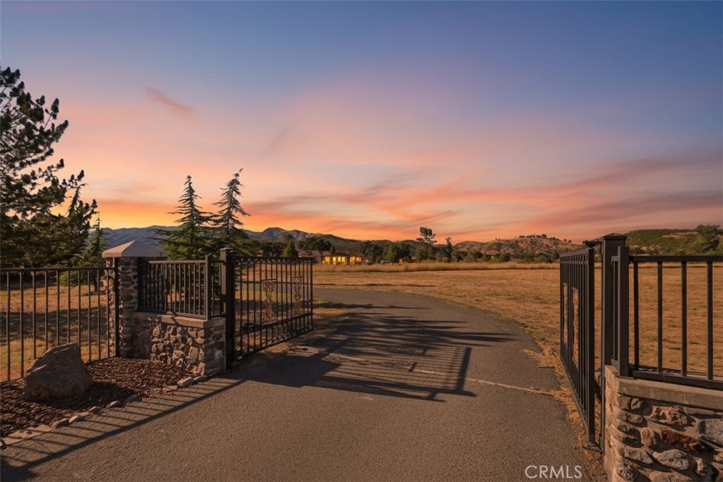 20805 Napa Avenue Property Photo 1