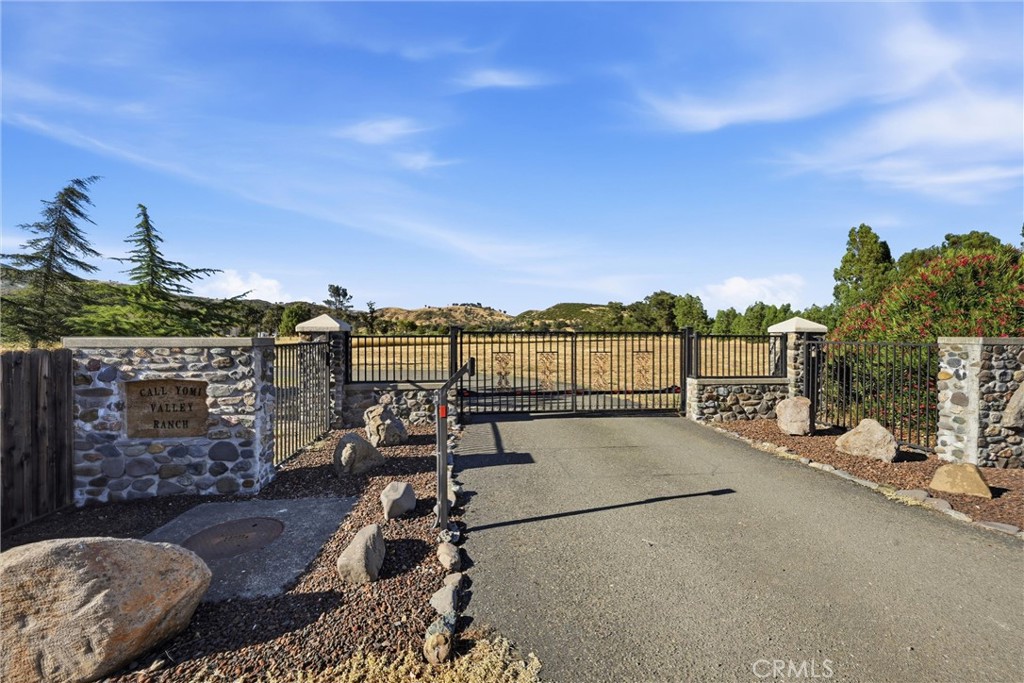 20805 Napa Avenue Property Photo 4