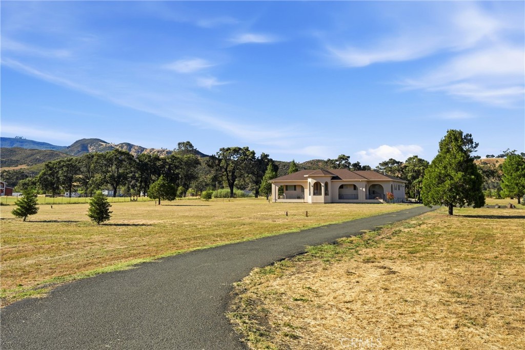 20805 Napa Avenue Property Photo 7