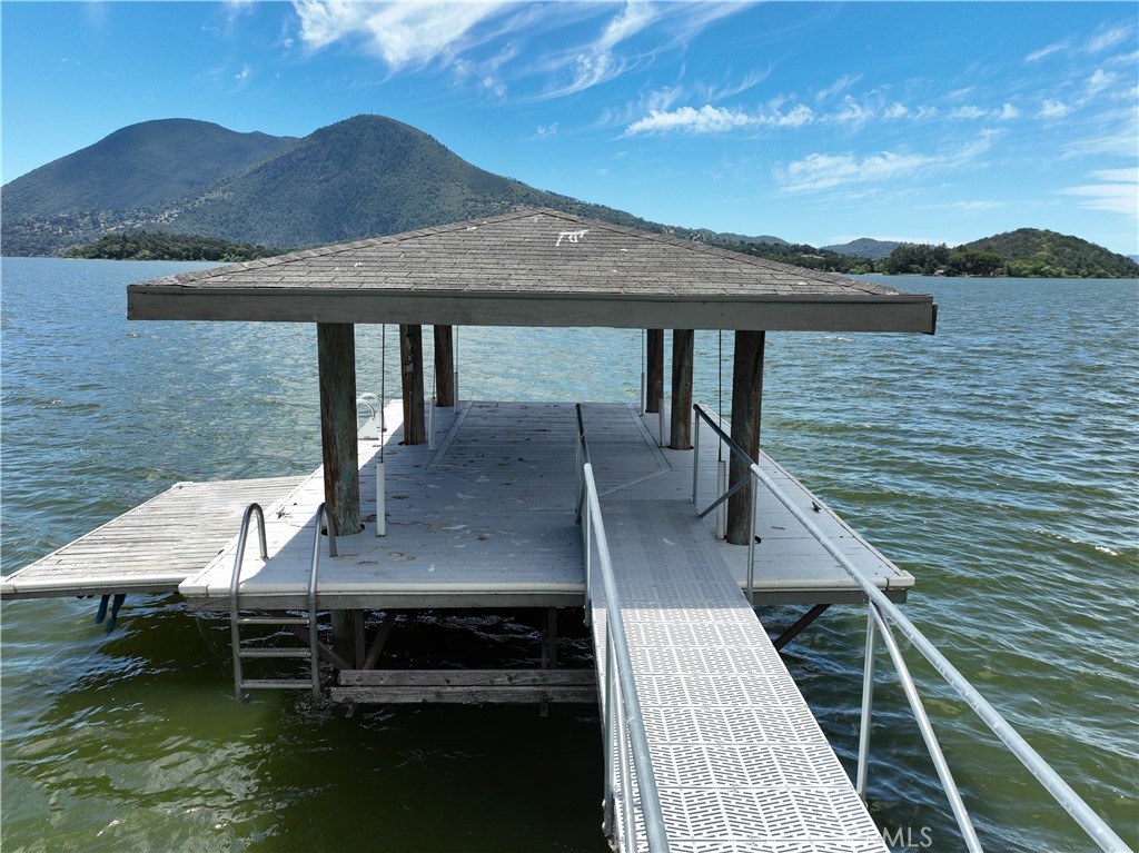 9221 E Highway 20 Property Photo 1