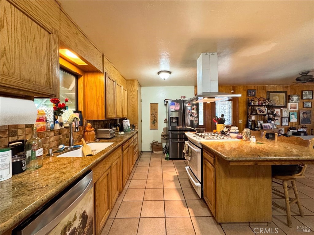 4400 Lake Ridge Drive Property Photo 6