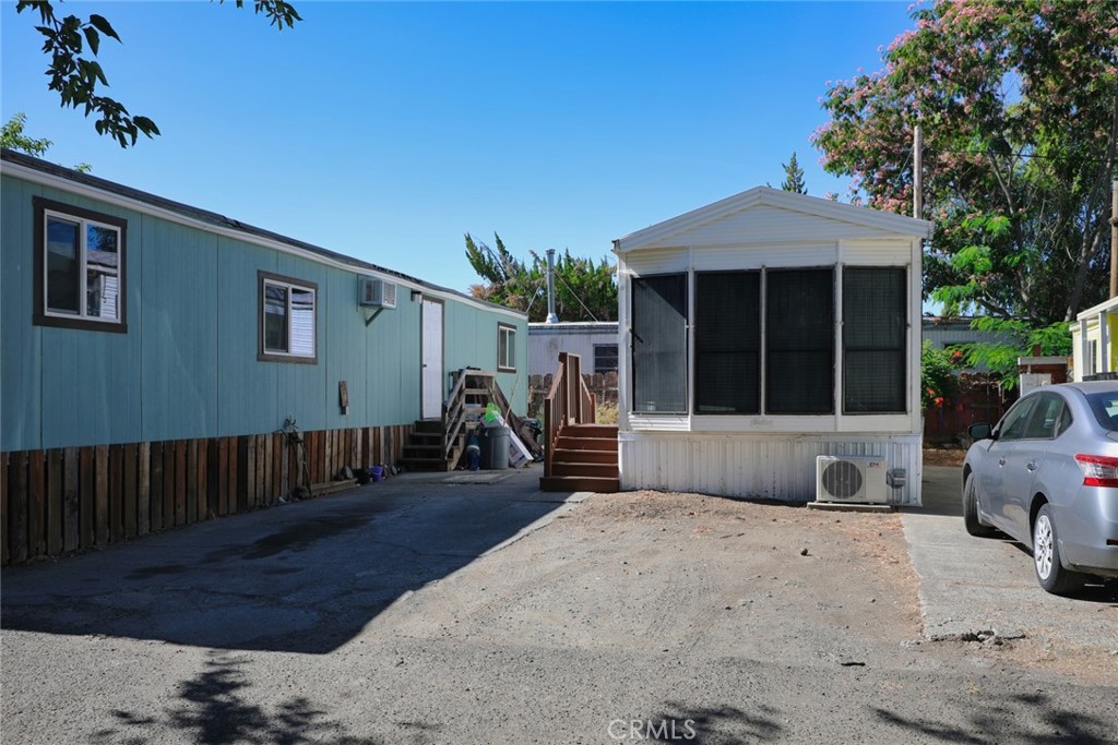 1350 S Main 11 Property Photo 3