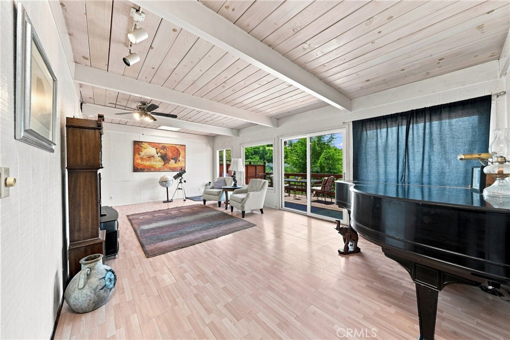 10377 Walnut Way Property Photo 7