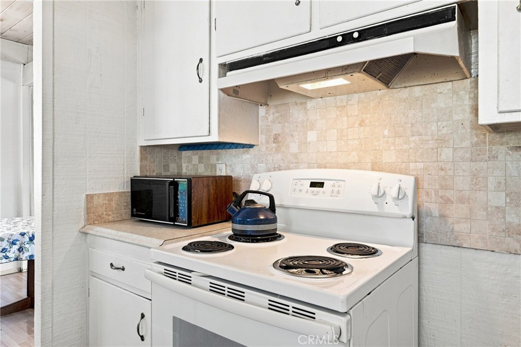 10377 Walnut Way Property Photo 14