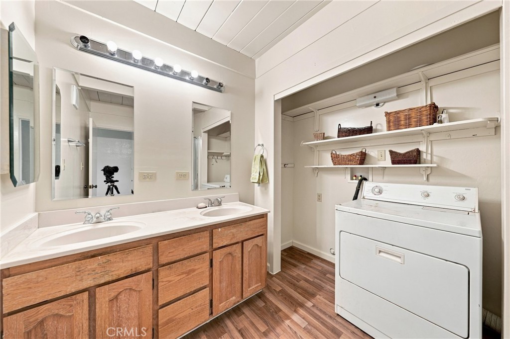 10377 Walnut Way Property Photo 25