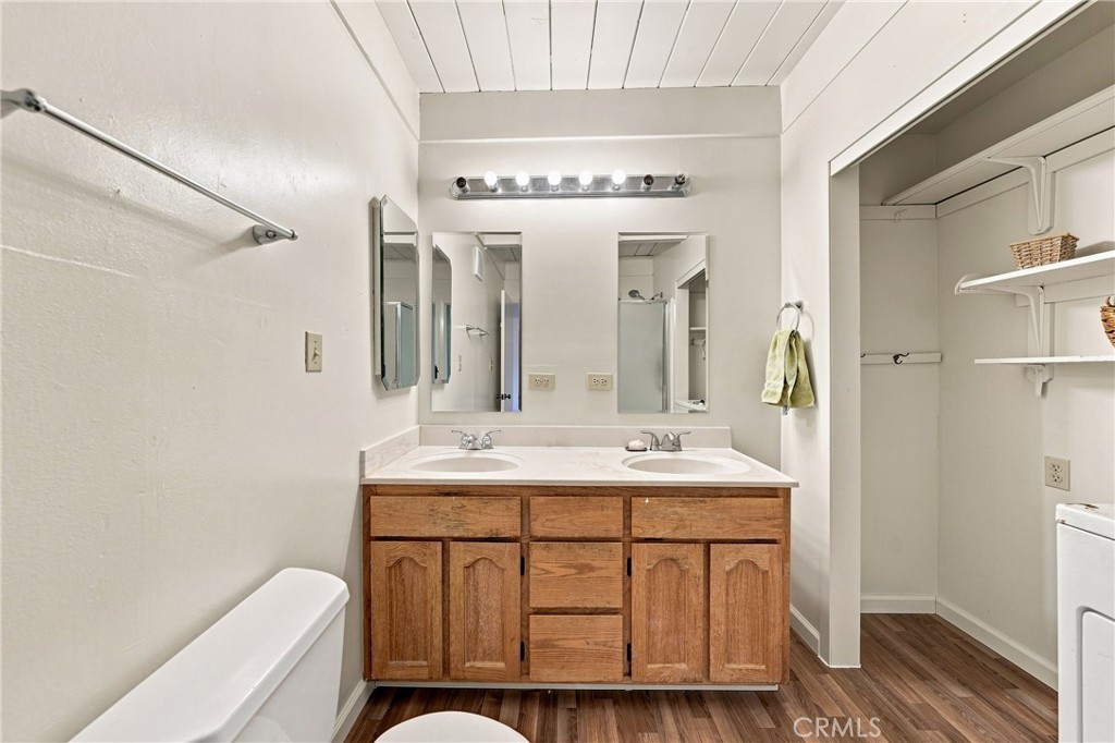 10377 Walnut Way Property Photo 26