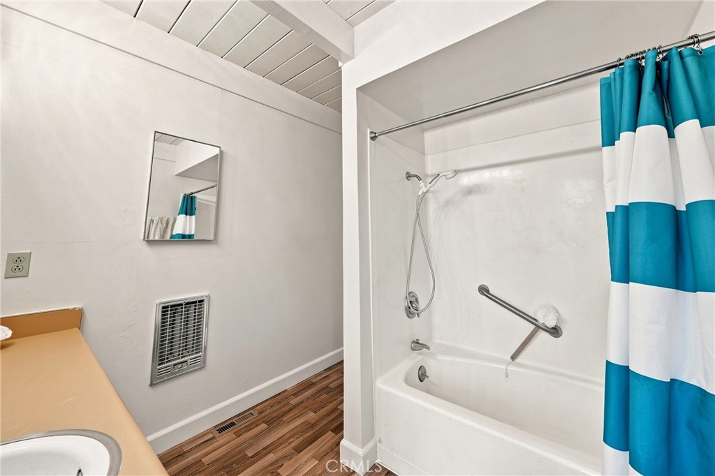 10377 Walnut Way Property Photo 28