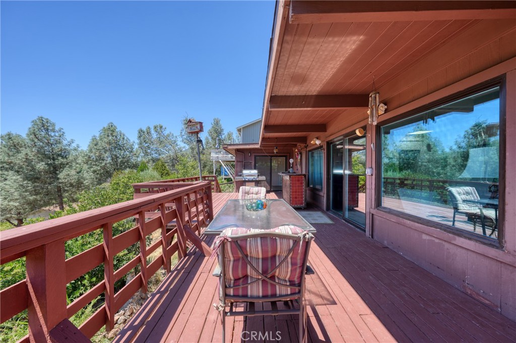 10377 Walnut Way Property Photo 40
