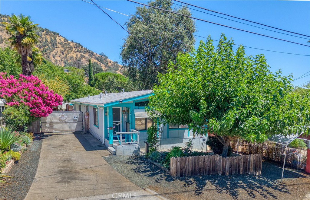 6824 Crump Property Photo 1