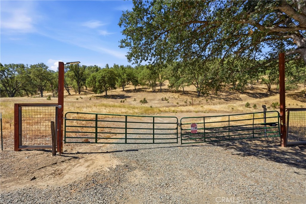 18355 E Highway 20 Property Photo 1