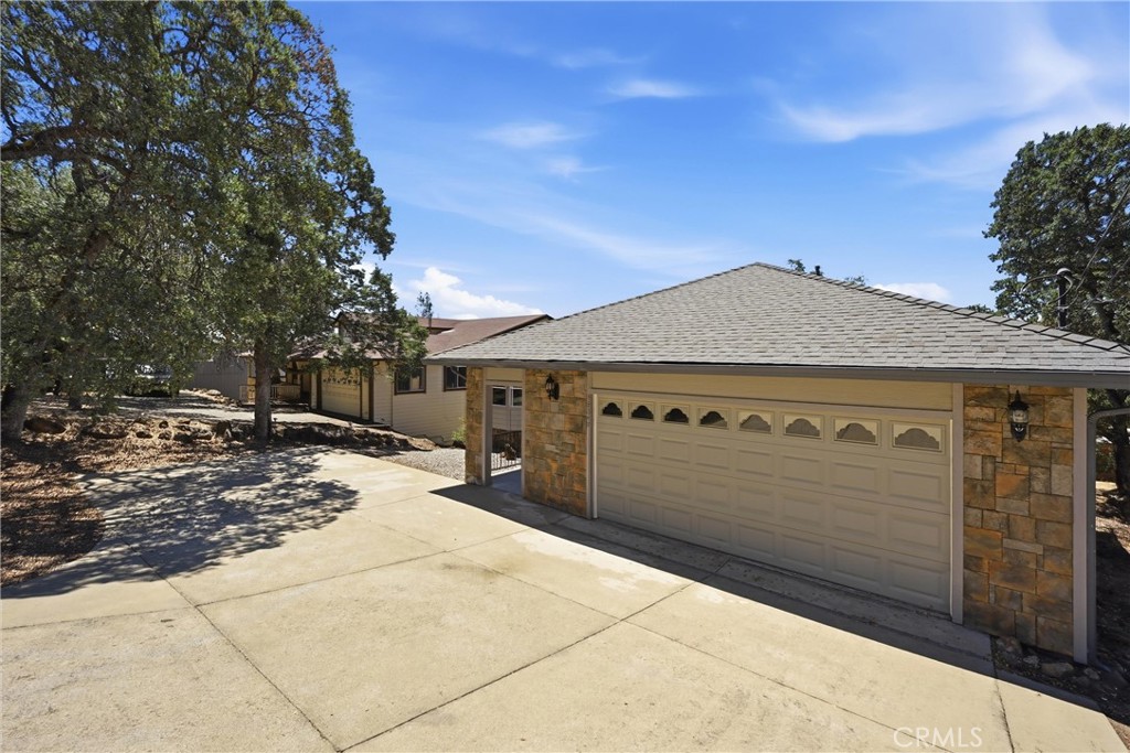 18649 Deer Hill Property Photo 3