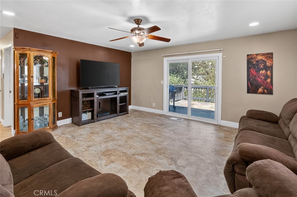 11 Cove Court Property Photo 4