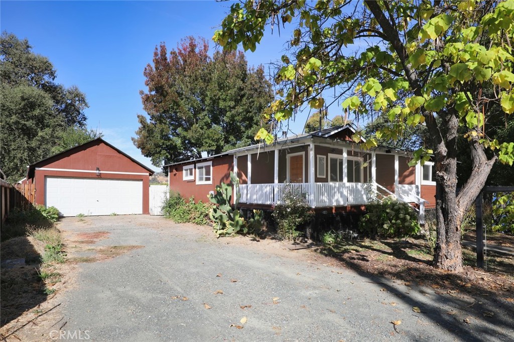 9695 Main Property Photo 4