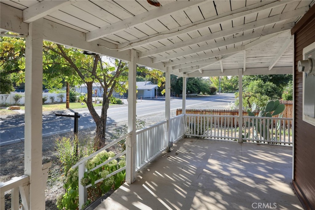 9695 Main Property Photo 5