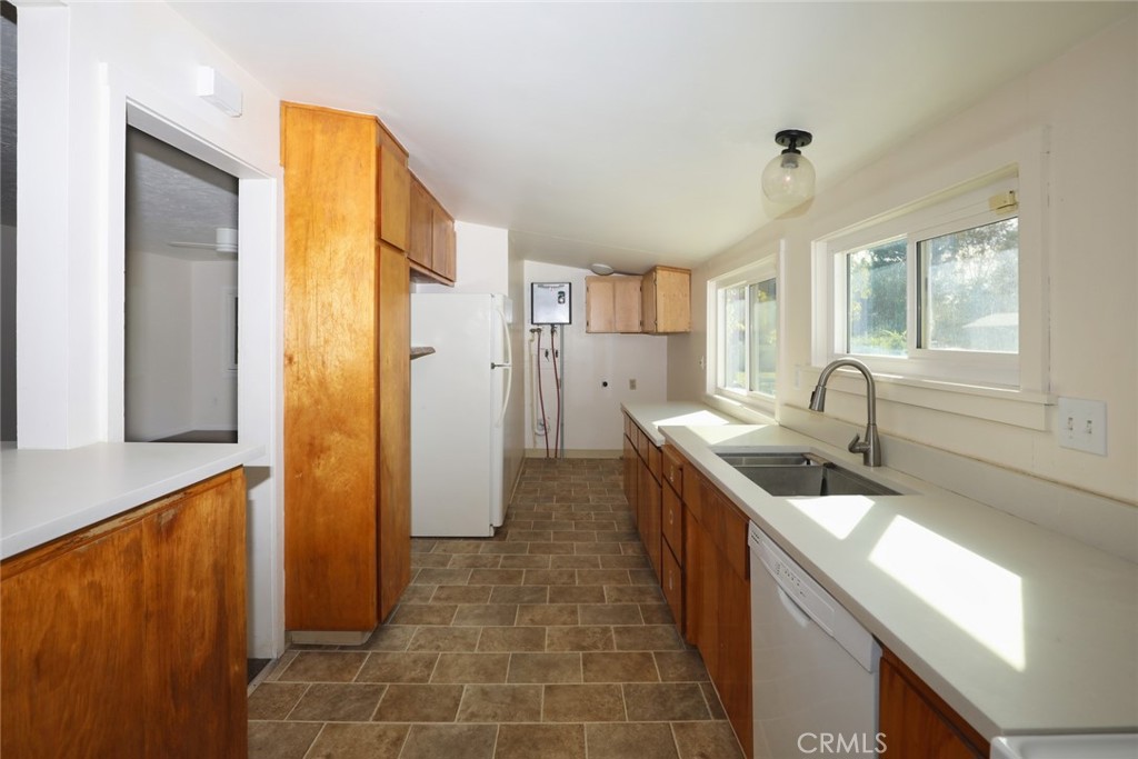 9695 Main Property Photo 12