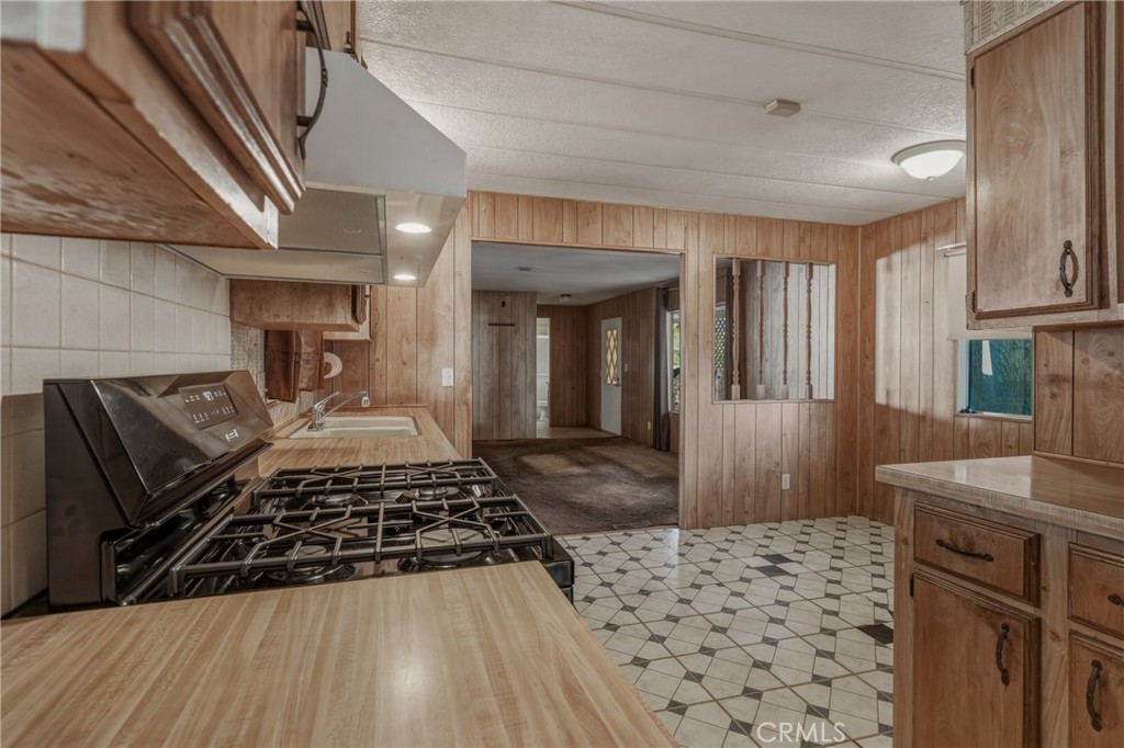 5330 Lakeshore 21 Property Photo 17