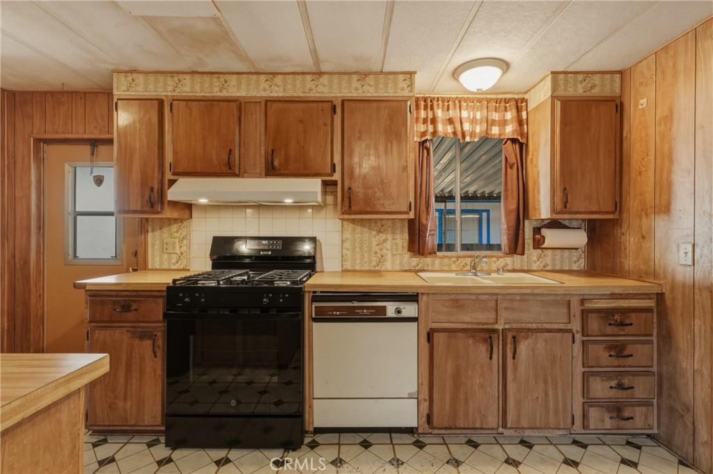 5330 Lakeshore 21 Property Photo 18