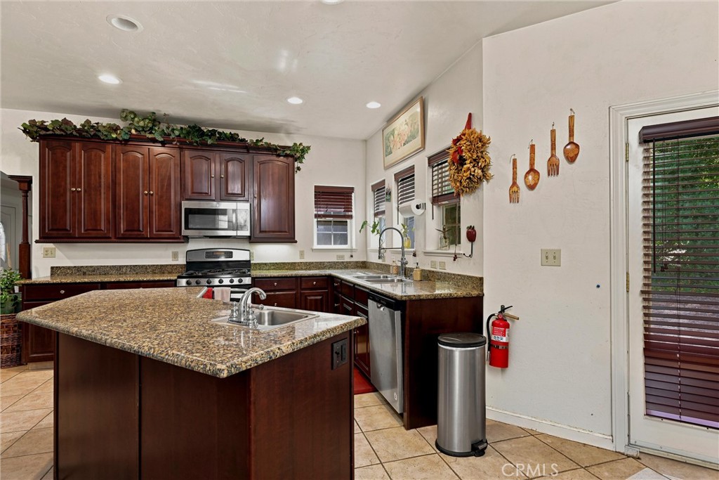 8914 Soda Bay Property Photo 6