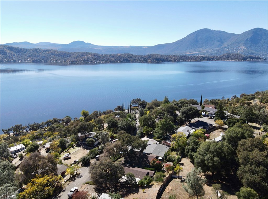 11633 Lakeview Drive Property Photo 3