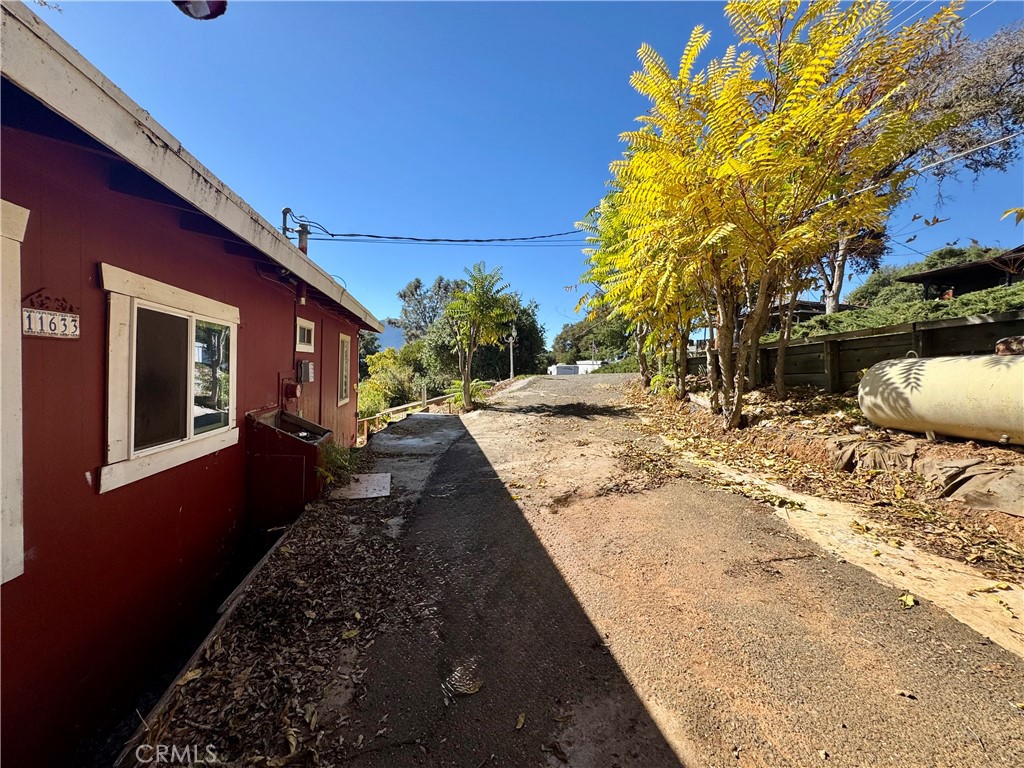 11633 Lakeview Drive Property Photo 5