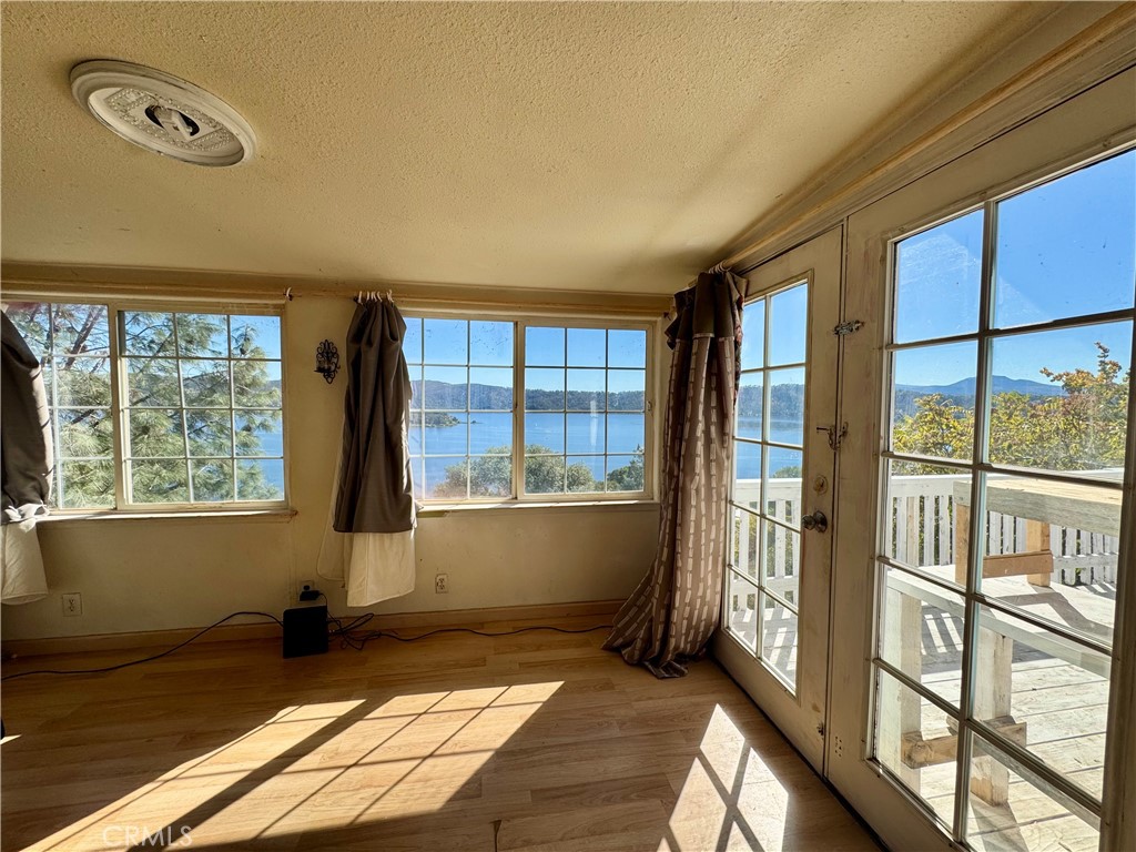 11633 Lakeview Drive Property Photo 8