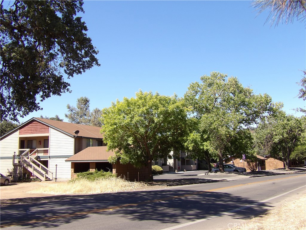 6101 Old Highway 53 Property Photo 1