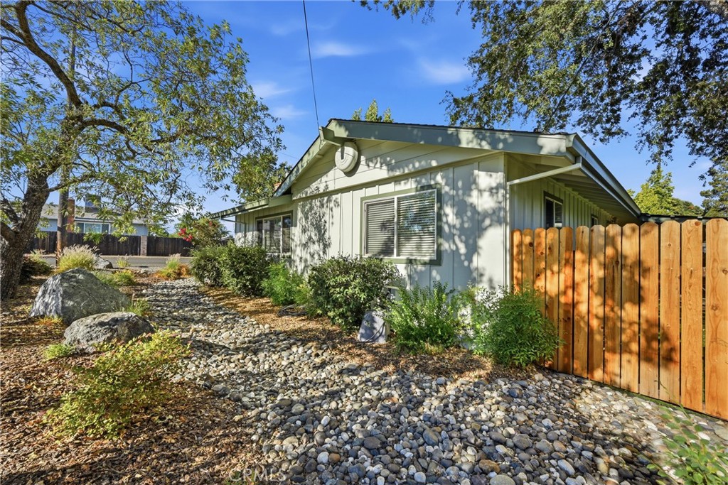 125 16th Property Photo 6