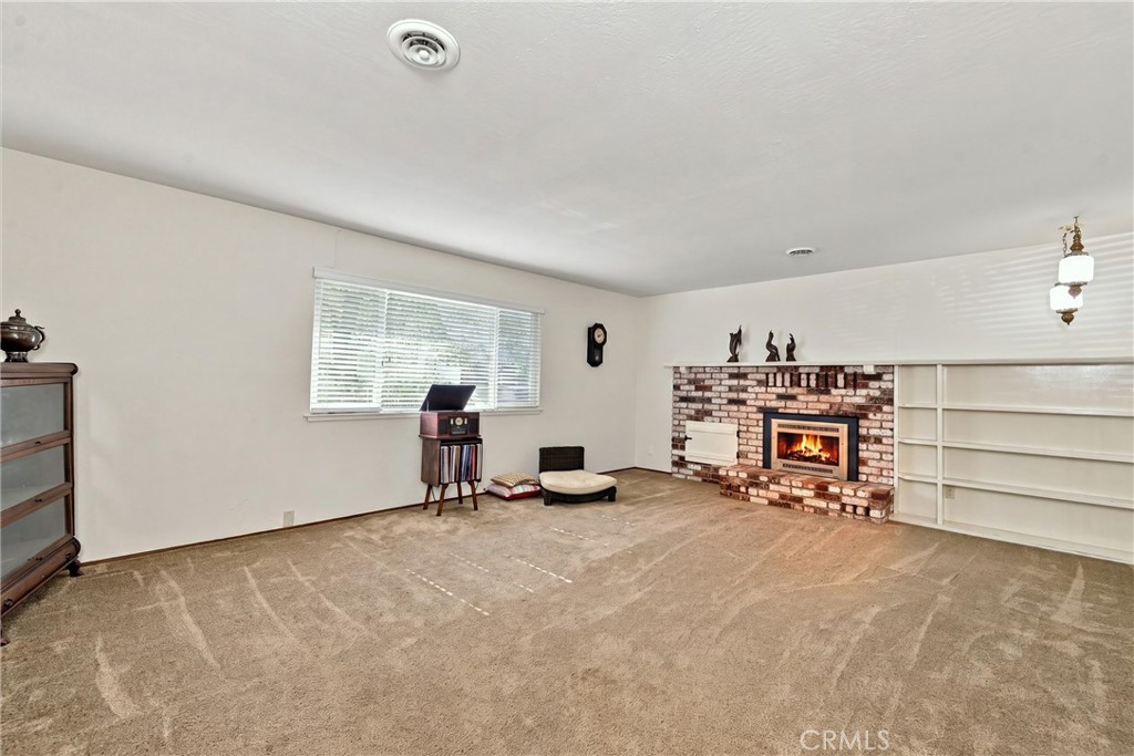 125 16th Property Photo 11