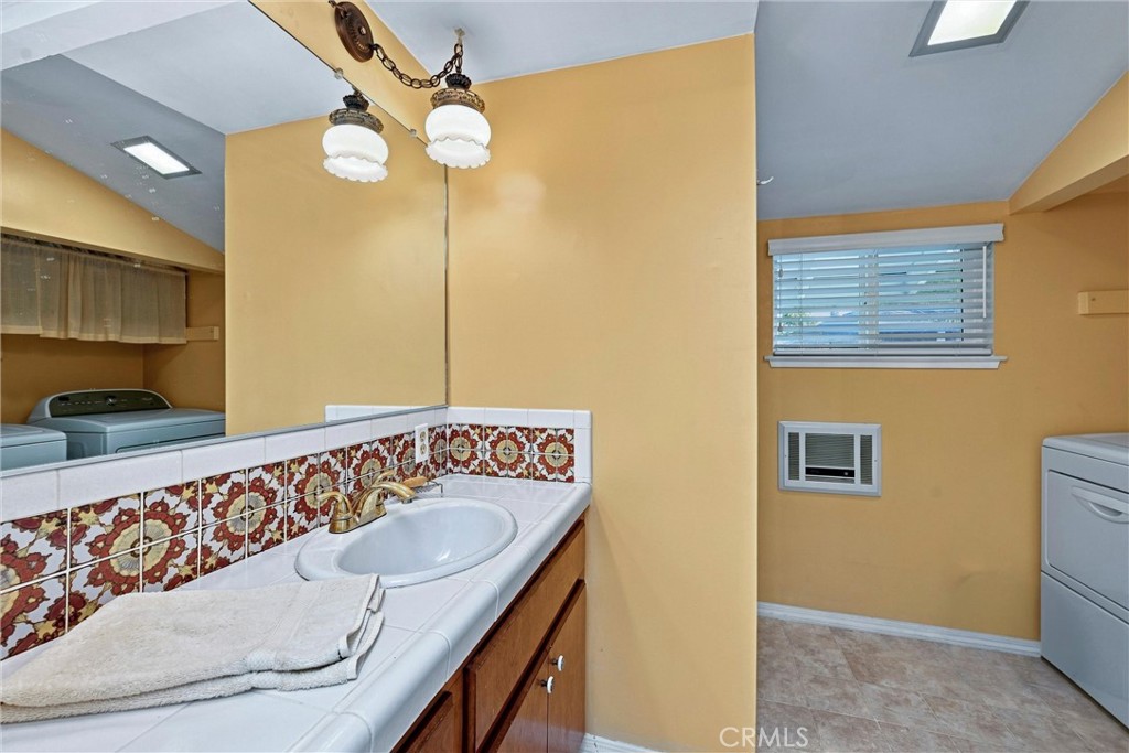 125 16th Property Photo 32