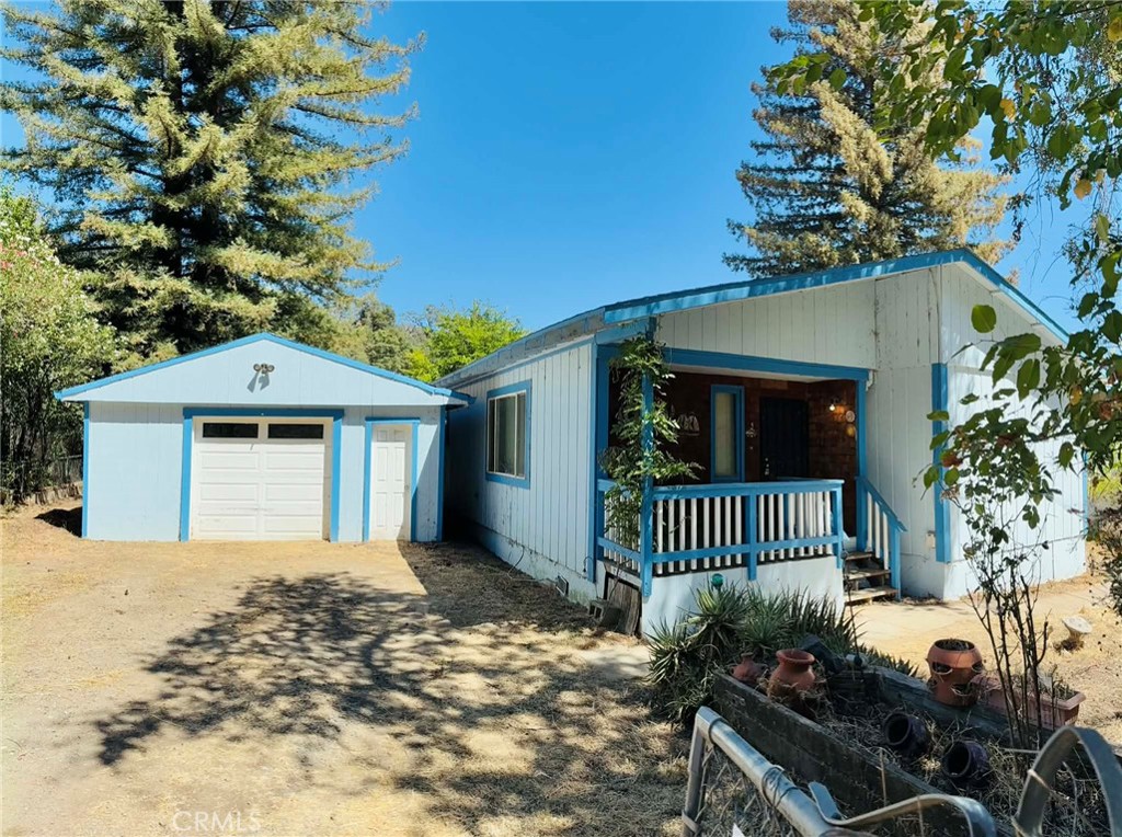 5805 Arden Property Photo 2