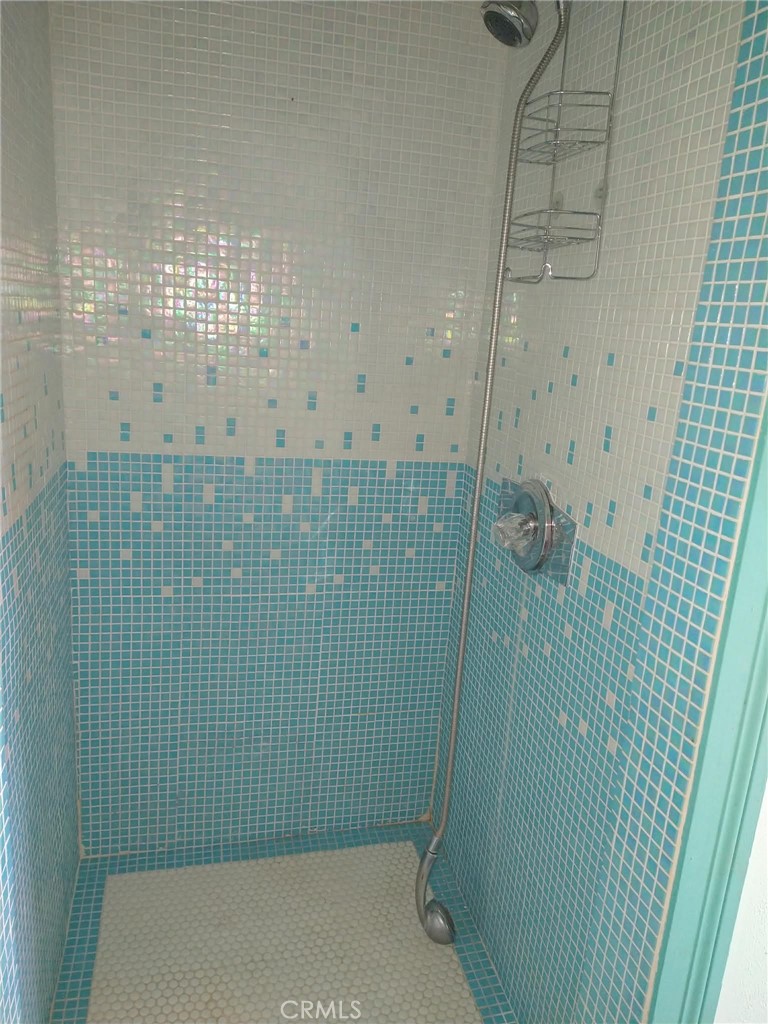 2705 Oakhurst Avenue Property Photo 9