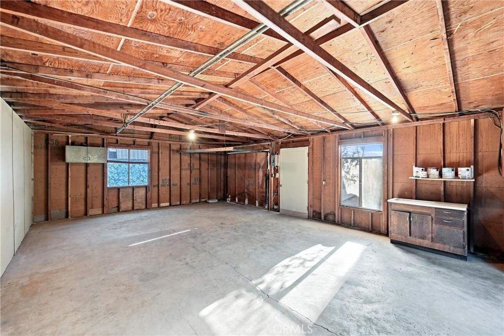 2705 Oakhurst Avenue Property Photo 15