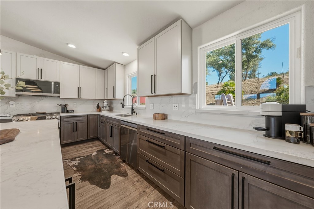 20766 Yankee Valley Property Photo 8