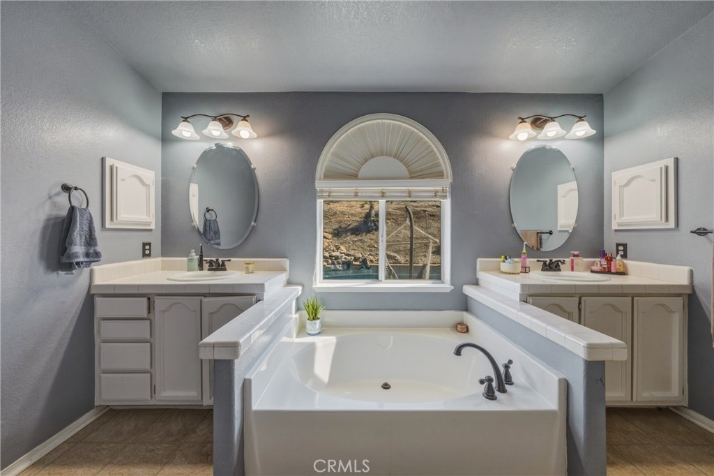 20766 Yankee Valley Property Photo 19