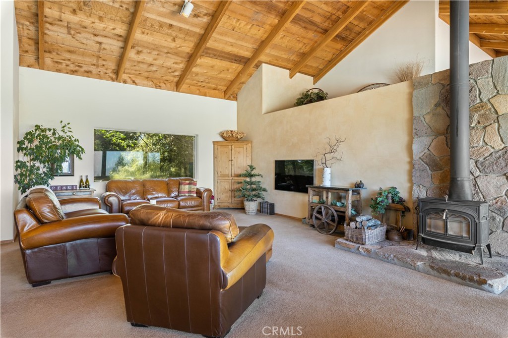 10401 Rosa Property Photo 5