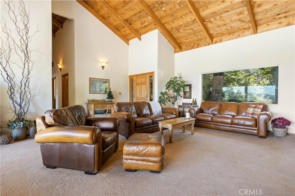 10401 Rosa Property Photo 7