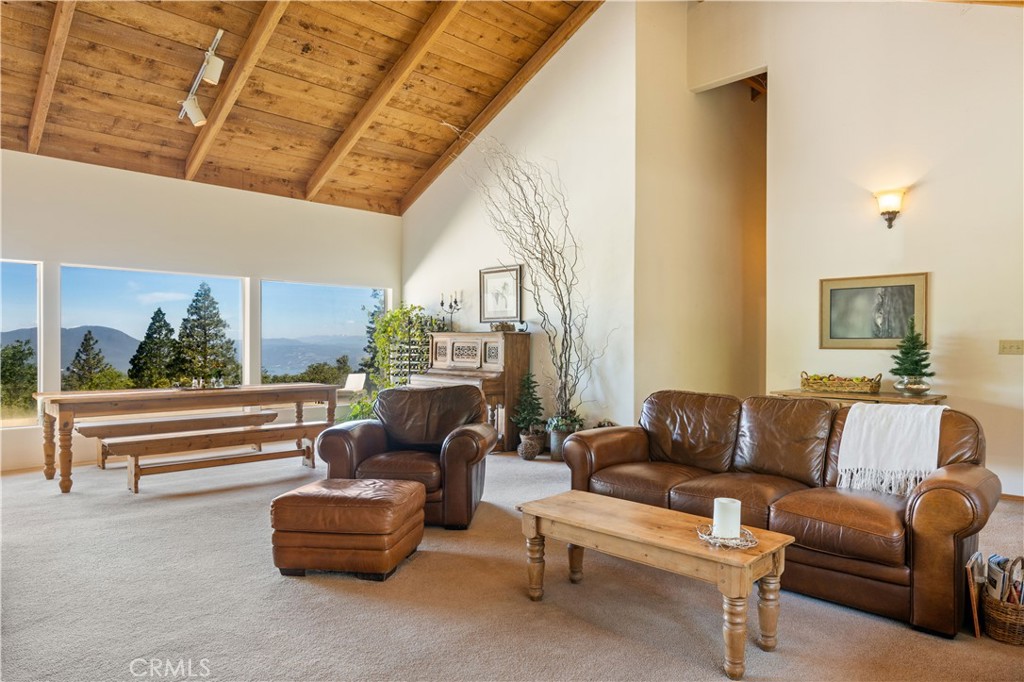10401 Rosa Property Photo 8