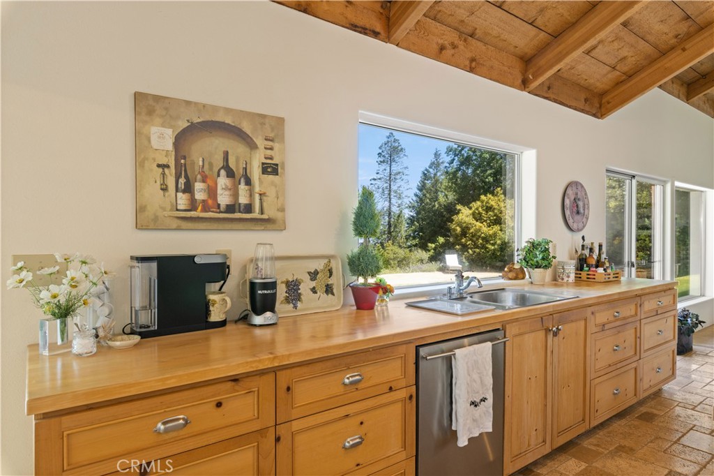 10401 Rosa Property Photo 13