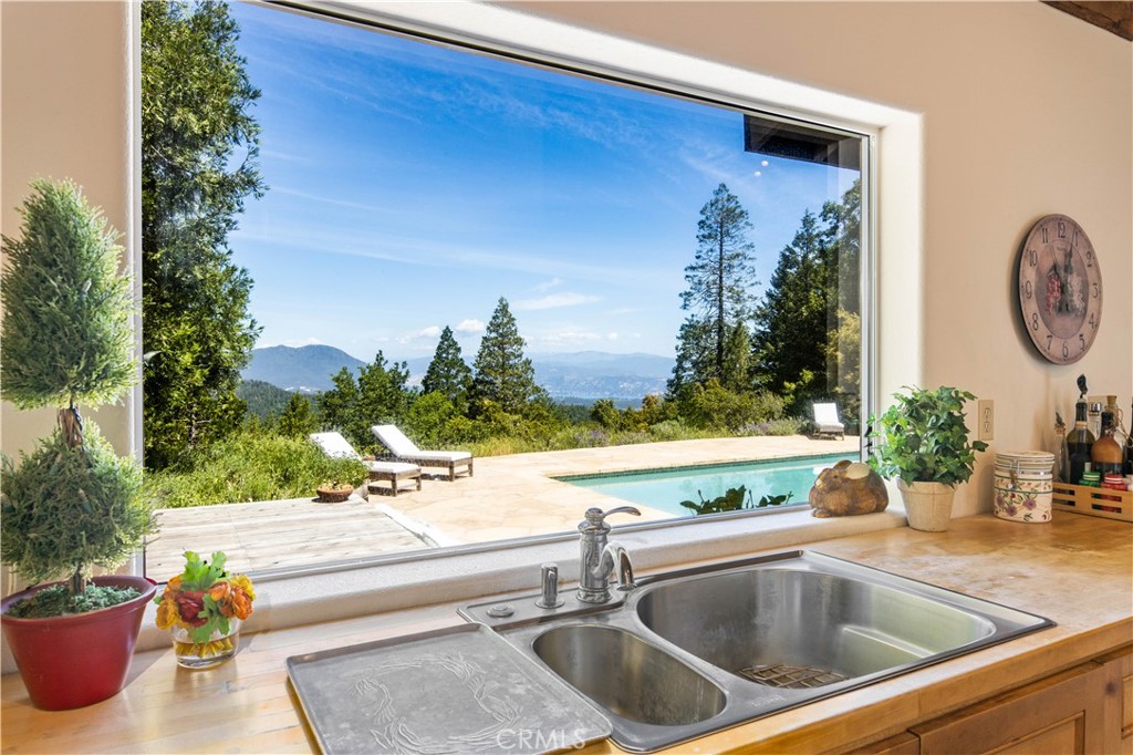 10401 Rosa Property Photo 14