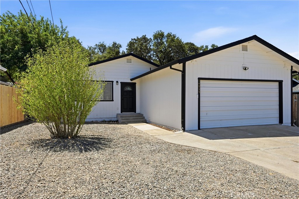 14935 Highlands Property Photo 2