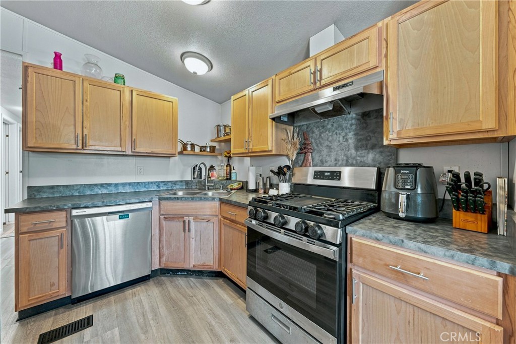 30 Helena Property Photo 13