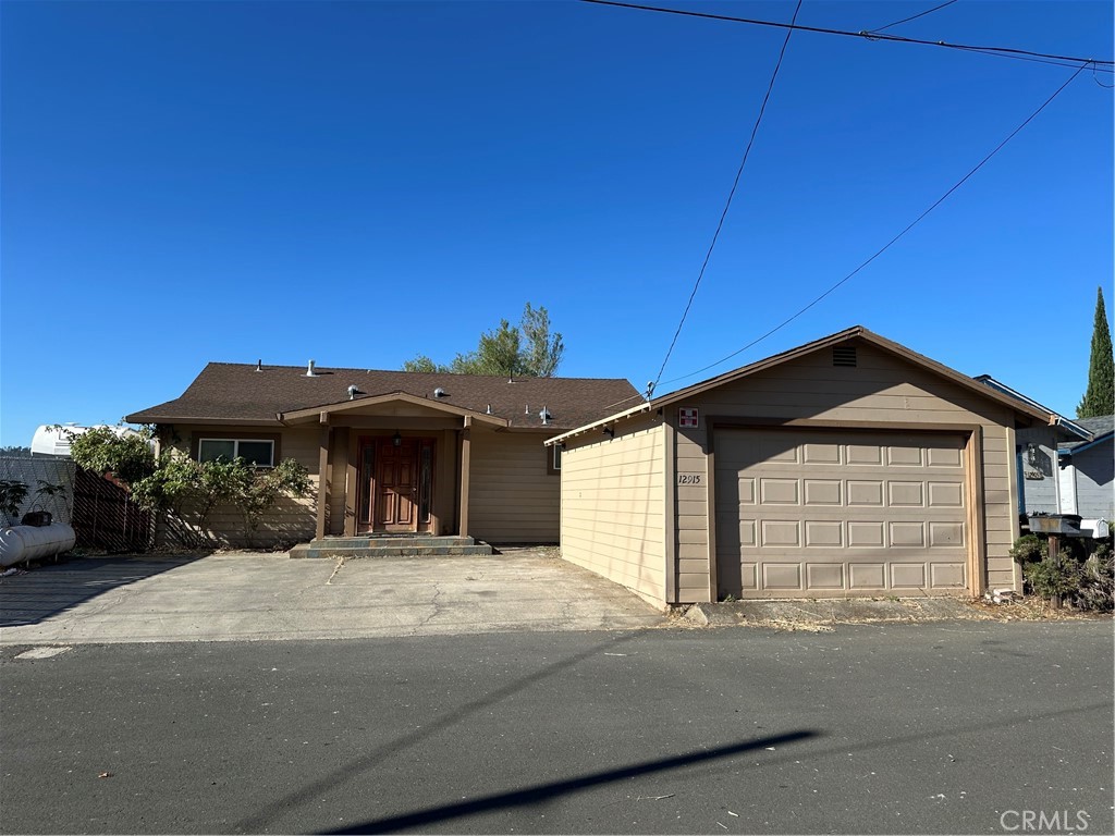 12915 Plumas Property Photo 1